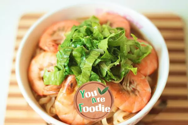 Noodle-soup-with-shrimp-sauce