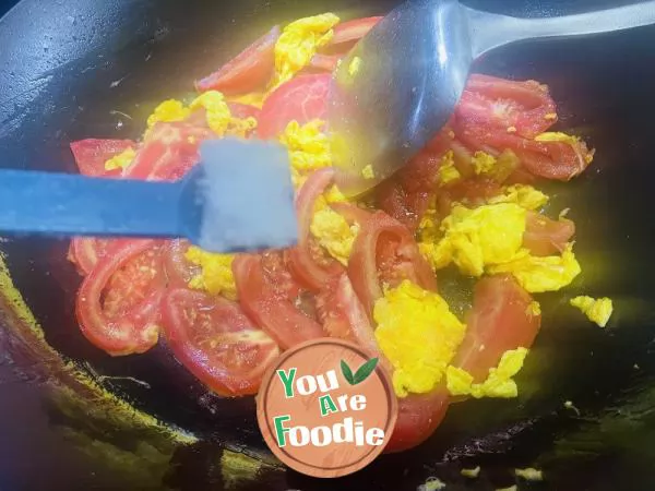 Stir-fried tomato and scrambled eggs