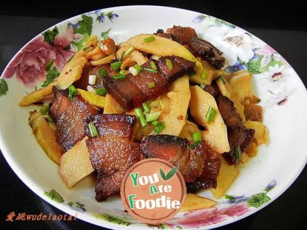 Stir-fried-bacon-with-spring-bamboo-shoots