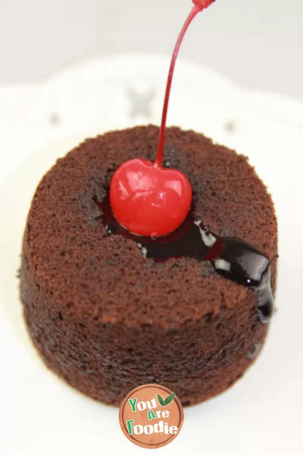 Chocolate-magma-cake---thick-chocolate-melts-in-the-mouth,-soft-and-mellow