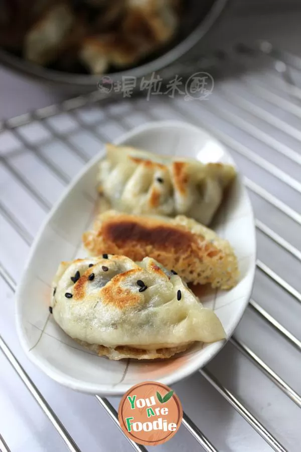 Eating-eggplant-in-summer-to-clear-away-heat----fried-bread-with-vegetable-filled-eggplant