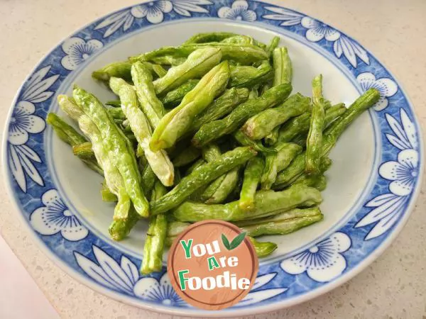 Dry fried green beans