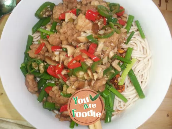 [Fujian cuisine]: colorful egg noodles with fresh shrimp