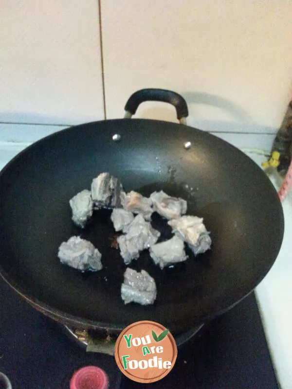 Stir fried pork chops with chili