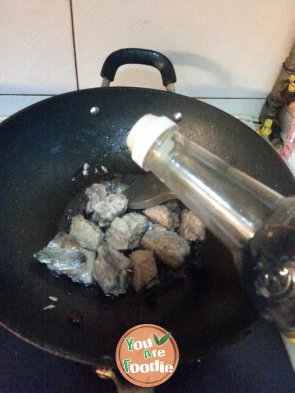 Stir fried pork chops with chili