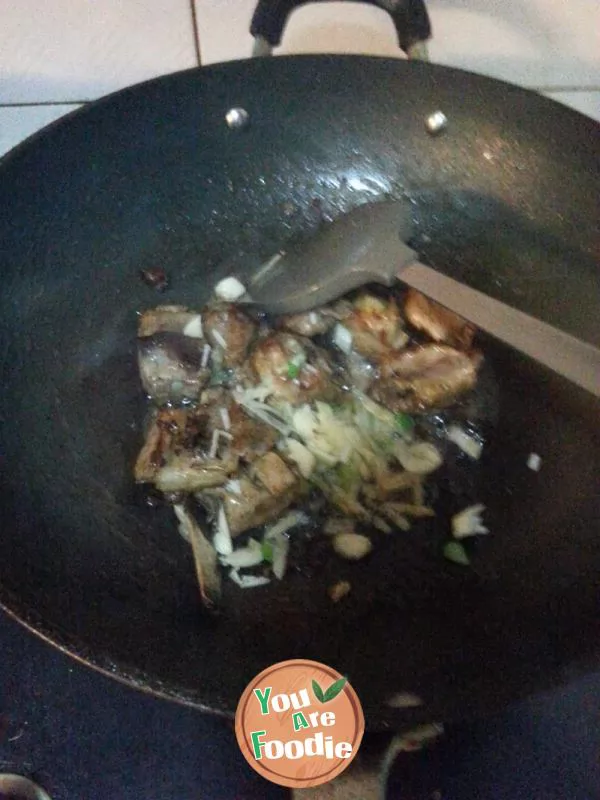 Stir fried pork chops with chili