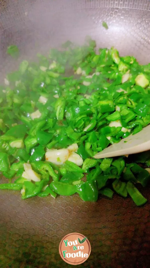 Scrambled Eggs with Green Peppers