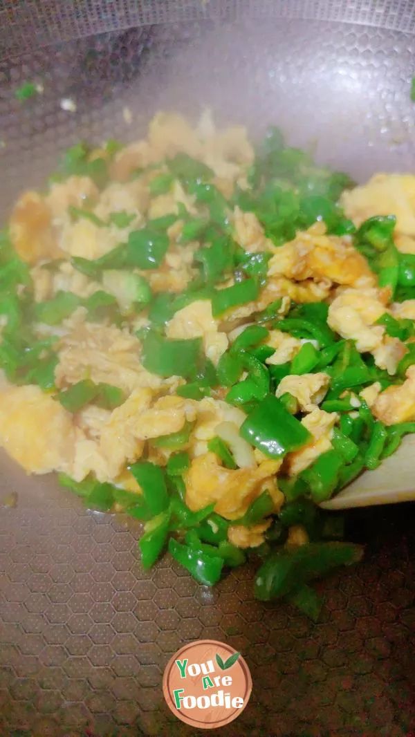 Scrambled Eggs with Green Peppers