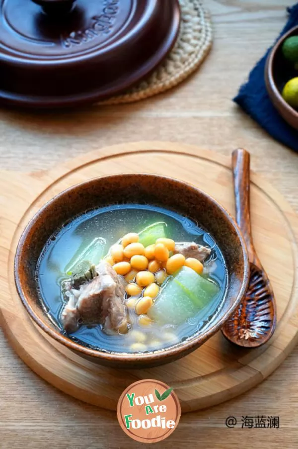 White gourd ribs and soybean soup