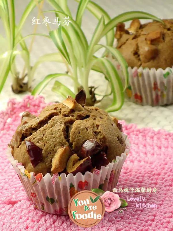 Jujube brown sugar muffin for invigorating qi and blood