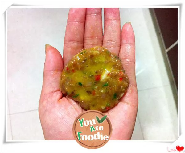 Lotus root and pork cake in Scallion soup