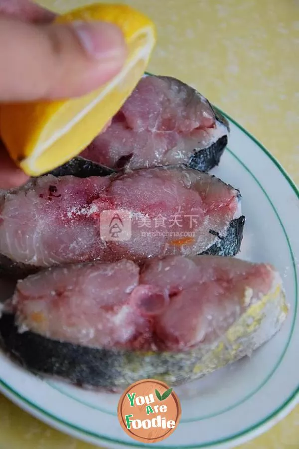 Fried fish with garlic