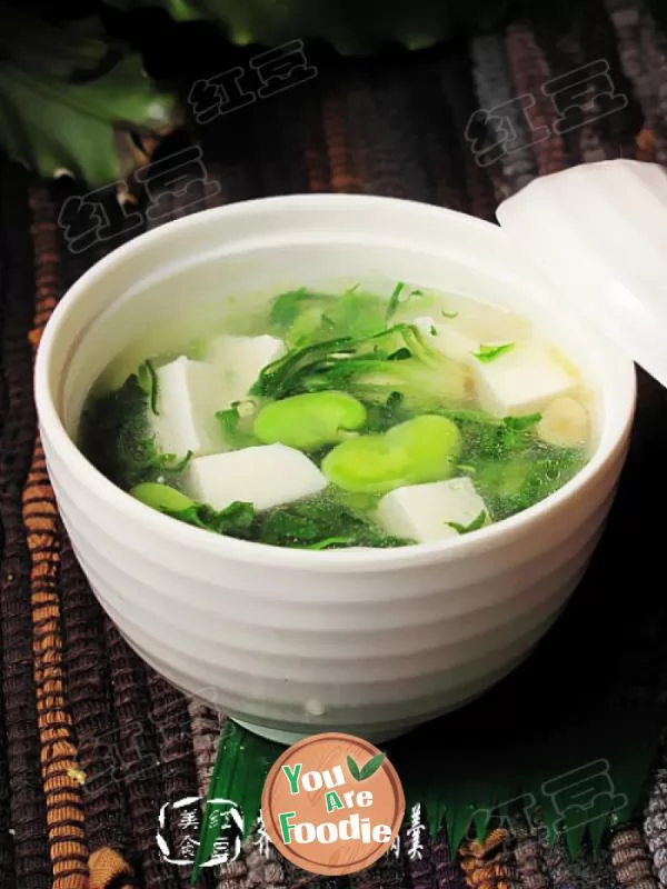 Shepherd's purse broad bean tofu soup