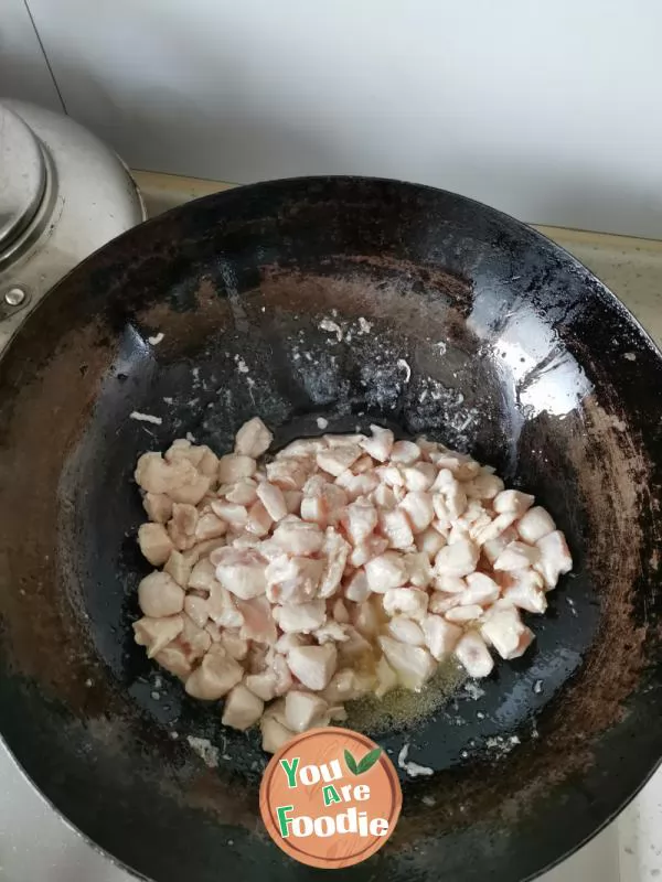 Fried diced chicken with pepper