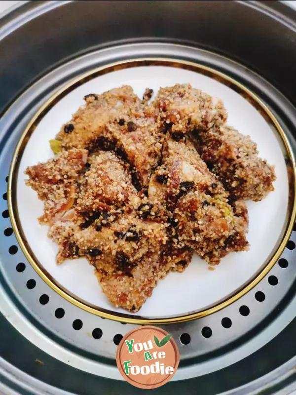 Steamed spareribs with black bean powder