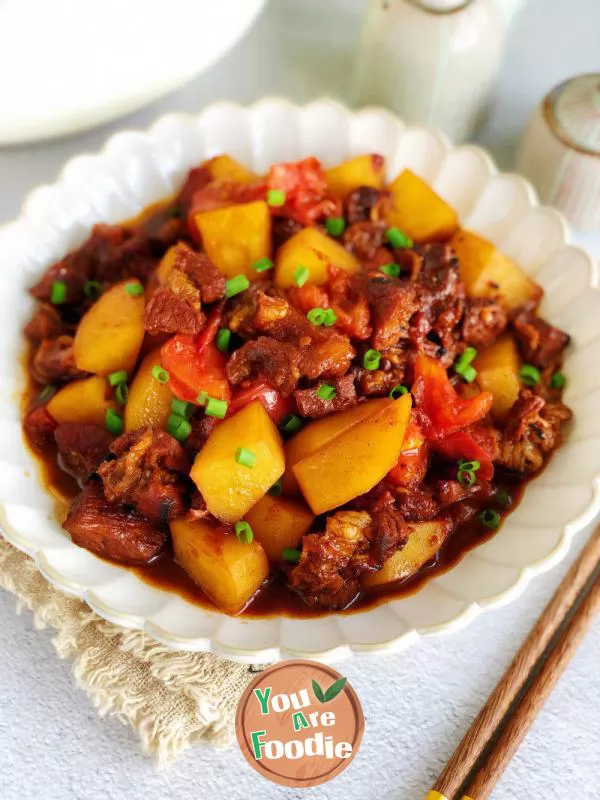 Stewed Beef Brisket with Tomato and Potato