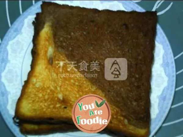 Steamed pudding with pitaya bread