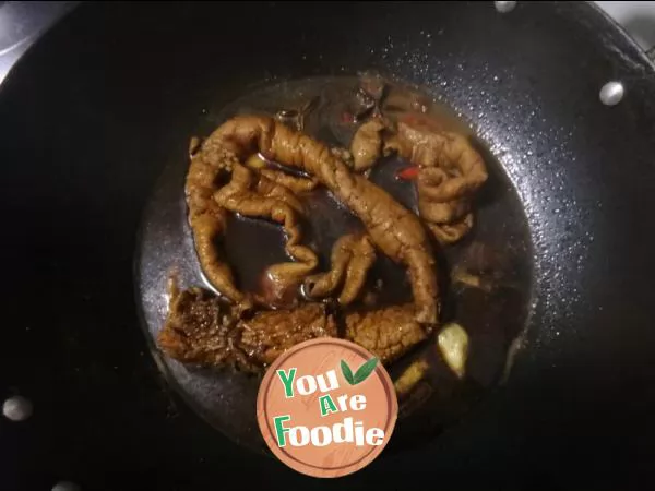 Stir fried large intestine with onion