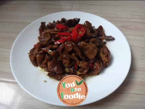 Stir fried large intestine with onion