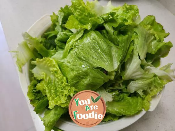 Stir fried soybean sprouts with lettuce