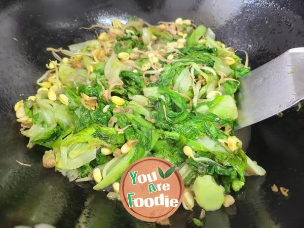 Stir fried soybean sprouts with lettuce