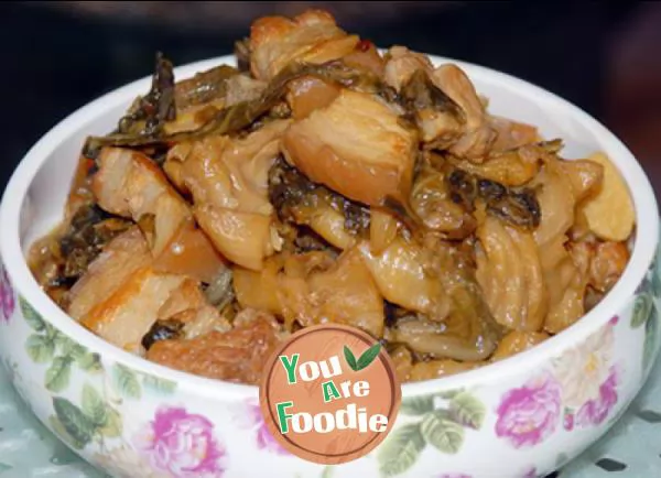 Braised pork with preserved vegetables