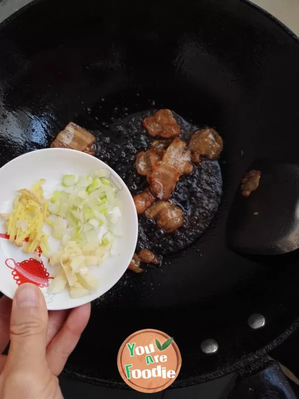 Fried celery with streaky pork