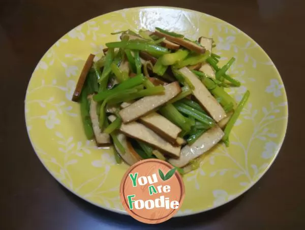 Dried bean curd with parsley