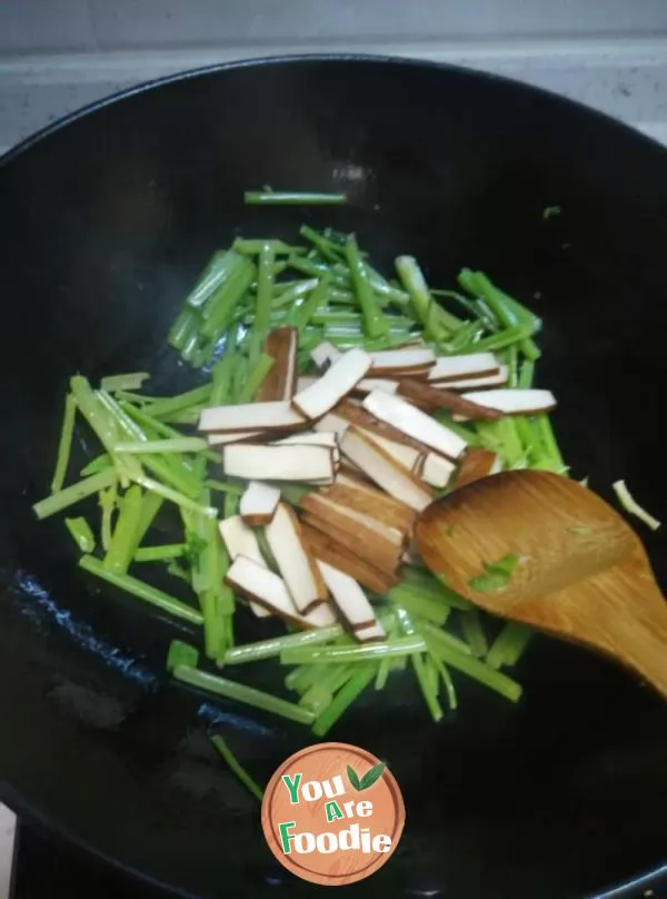 Dried bean curd with parsley