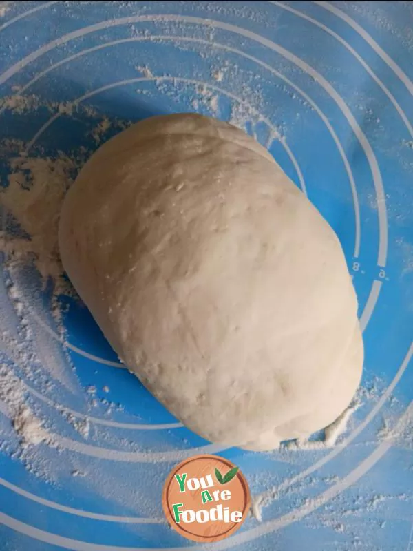 Steamed stuffed bun with fresh pork and radish