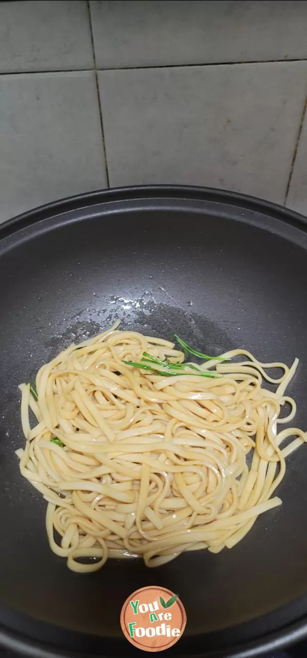 Fried flat noodles with scallion oil