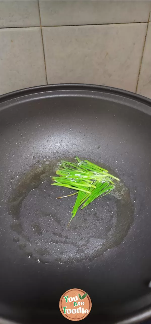 Fried flat noodles with scallion oil