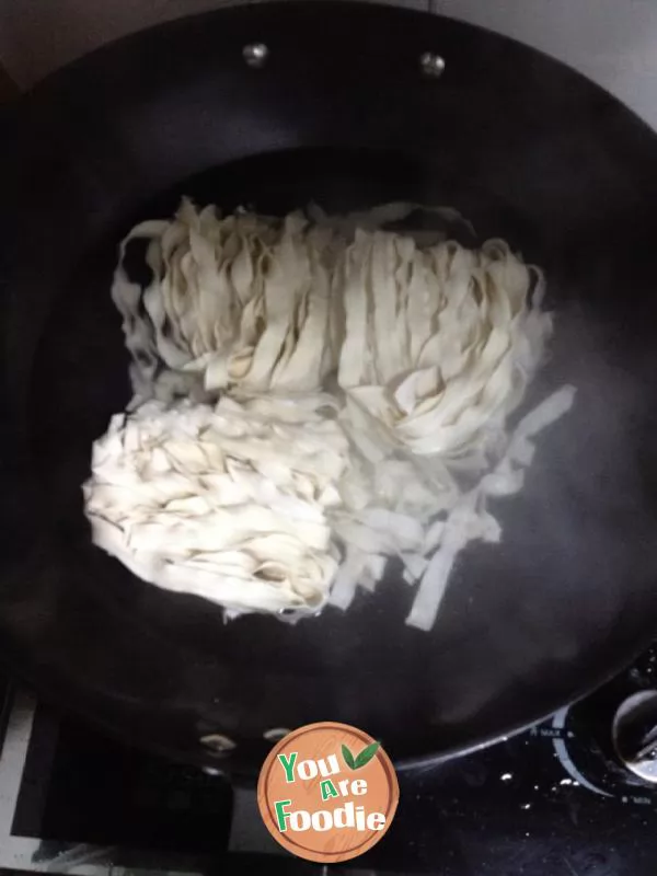 Fried sliced noodles