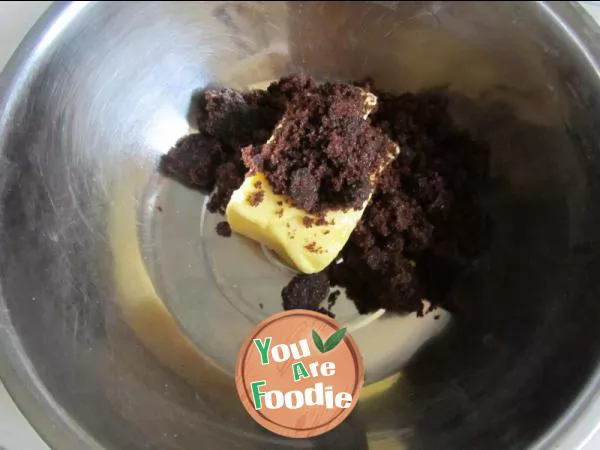 Chocolate raisin biscuit