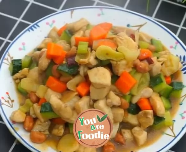 Diced chicken with mixed vegetables