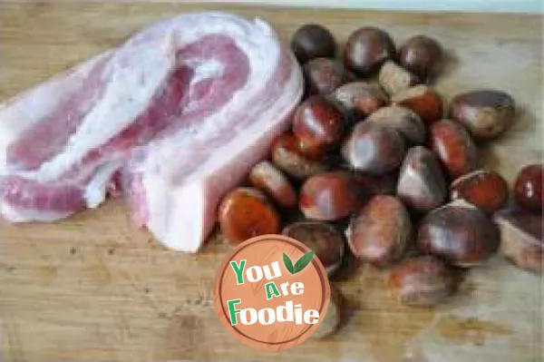Braised pork with chestnut