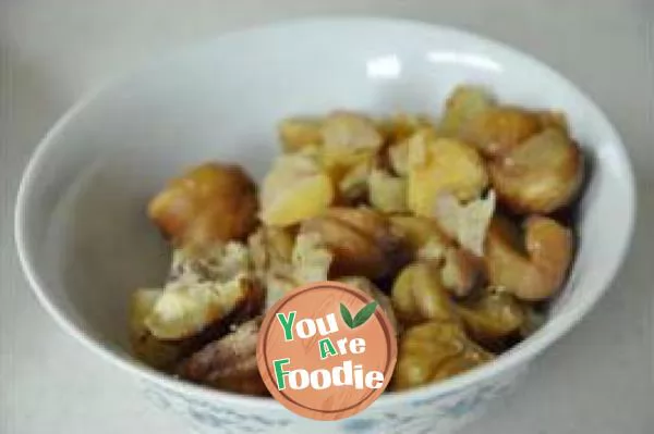 Braised pork with chestnut
