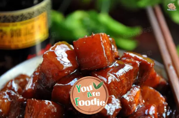 Braised pork in brown sauce