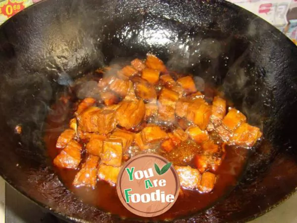 Braised pork in brown sauce