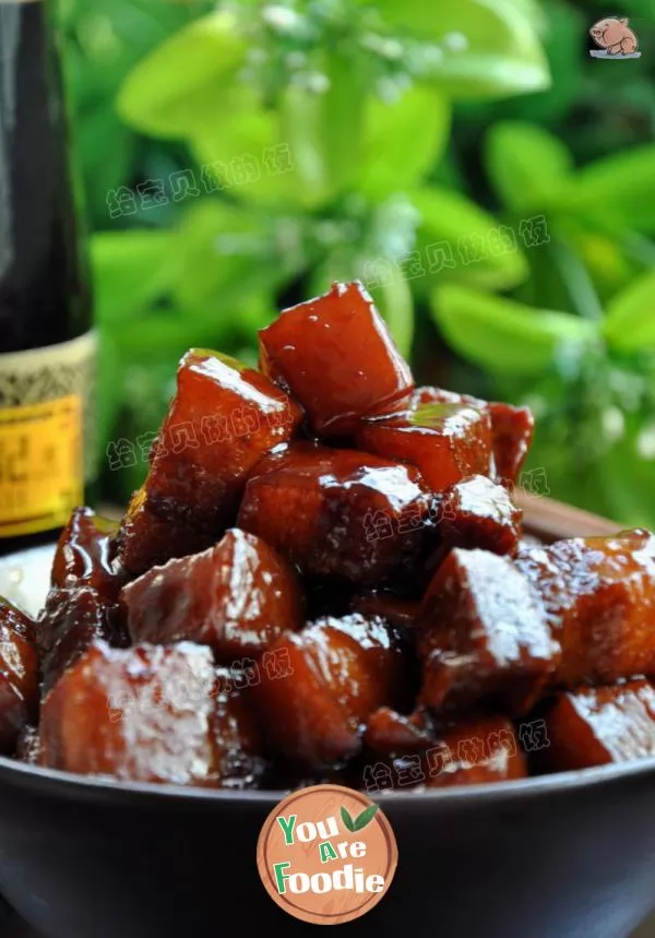 Braised pork in brown sauce