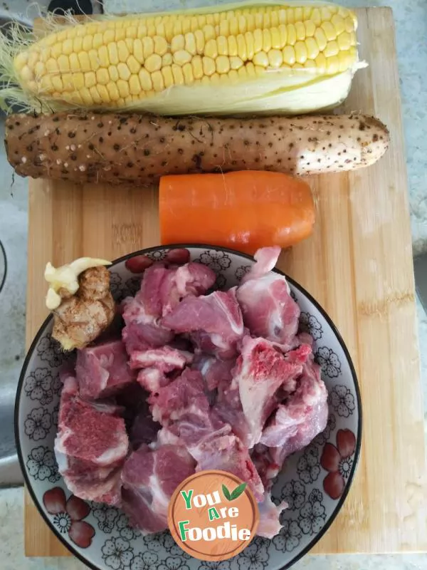 Huaishan bone soup with corn