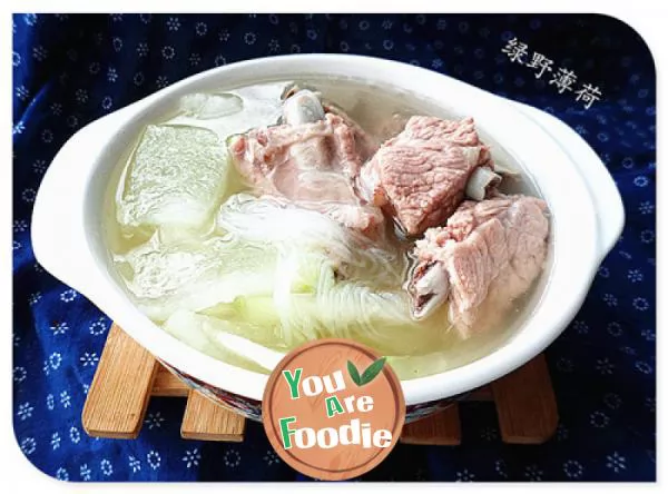 Pork-ribs-soup-with-white-gourd-and-vermicelli