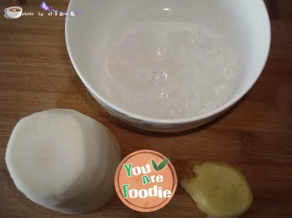 Eating three treasures of winter --- ice sugar white radish juice