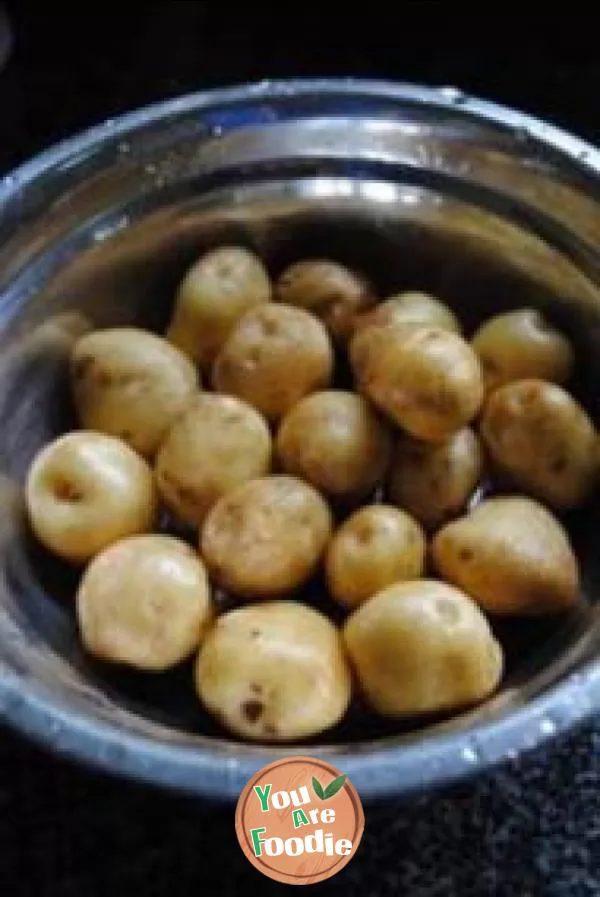 Potato with pepper and salt and scallion