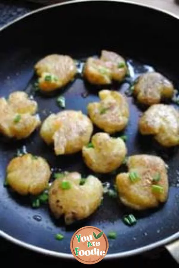 Potato with pepper and salt and scallion