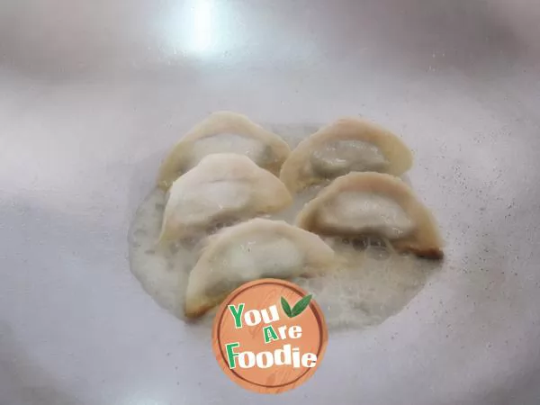 [Sanxian fried dumplings] PK [Sanxian crisp net fried dumplings]