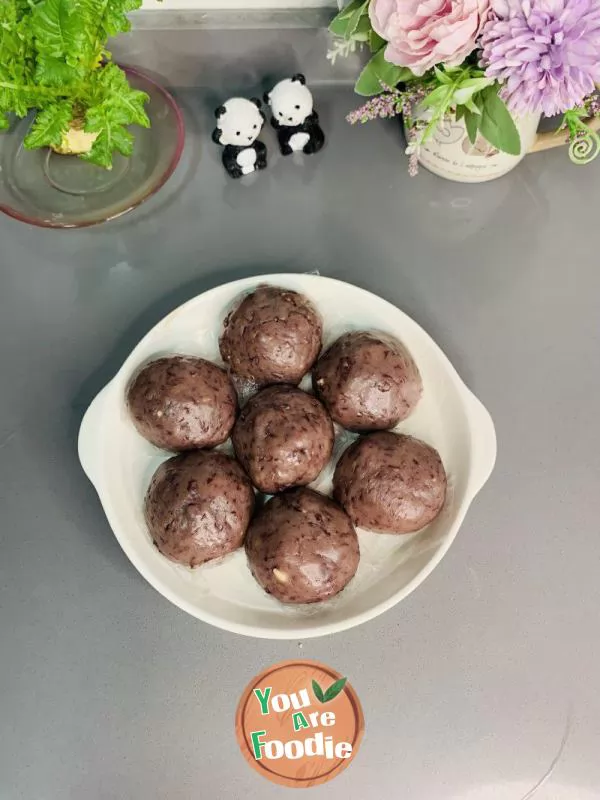 Glutinous Rice Balls with Red Beans