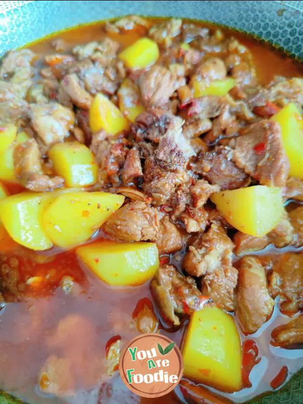 Braised potato with beef brisket