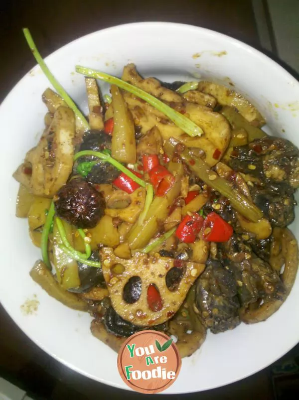 Sauteed Chicken with Pepper in Iron Wok