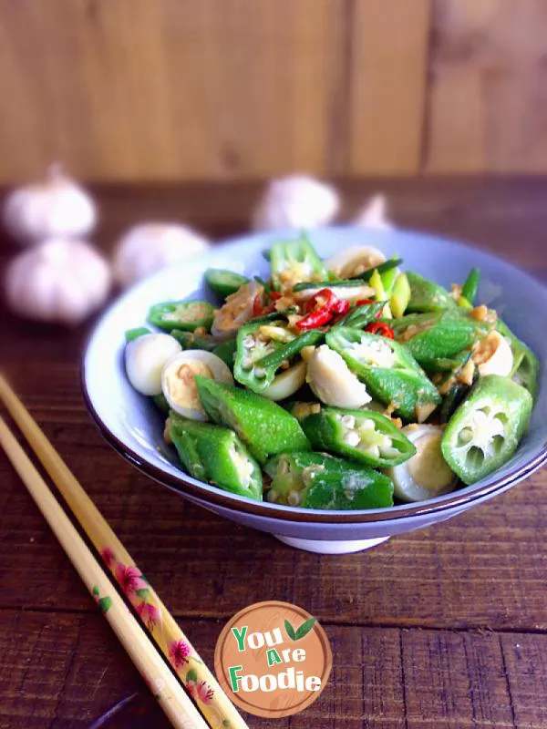 Quail-eggs-with-okra-and-garlic